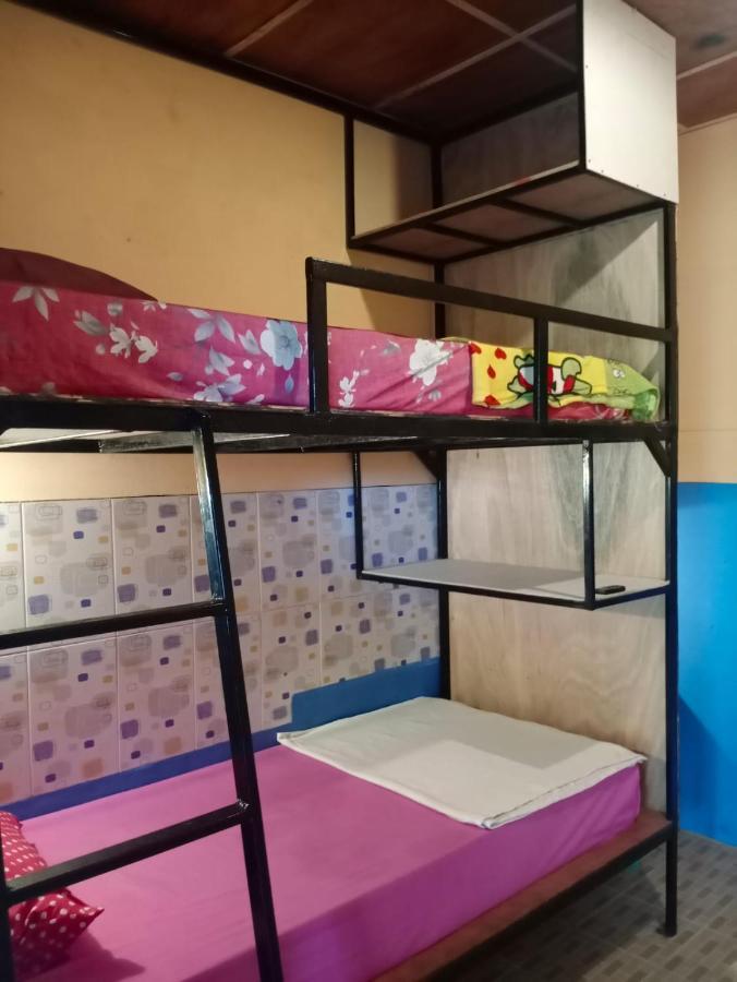 Salty Dog Hostel Telukdalem Exterior photo